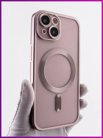 Чехол с поддержкой Magsafe матовый по бокам и с защитой камеры для iPhone 15, розовый