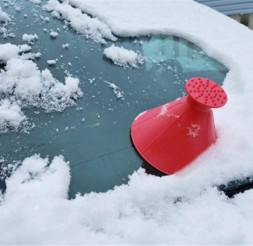 Скребок для удаления снега на лобовом стекле автомобиля и воронка для литья жидкостей 2в1