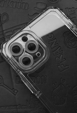 Чехол силиконовый противоударный с защитой камеры для iPhone 12 Pro, прозрачный