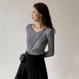 Женский трикотажный свитер с V образным вырезом, размер S, серый