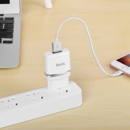 Зарядное устройство HOCO C11 с кабелем для iPhone, белый