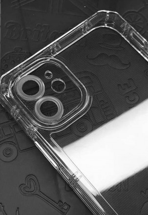 Чехол силиконовый противоударный с защитой камеры для iPhone 11, прозрачный