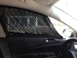 Шторки автомобильные солнцезащитные на боковые стекла 37-44см x 60см, 2шт. (мелкая сетка)