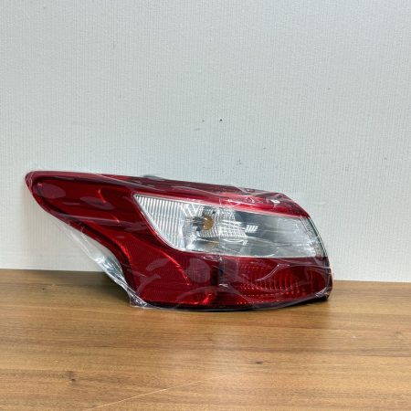 Задняя угловая фара для Ford Focus 3 2011-2015 левая