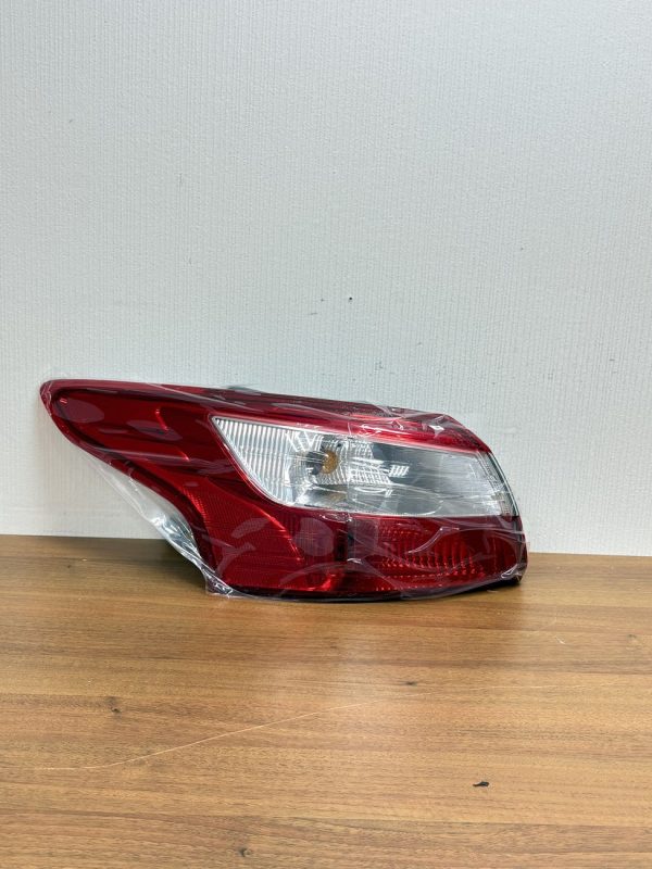 Задняя угловая фара для Ford Focus 3 2011-2015 левая
