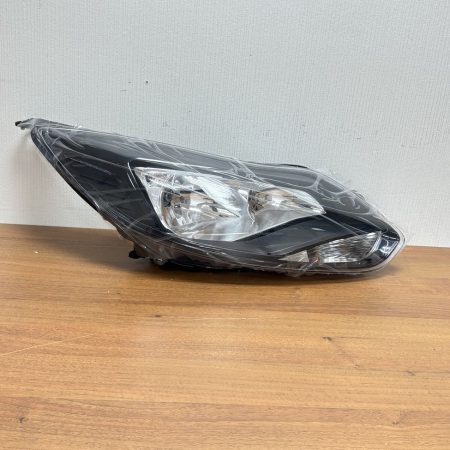 Передняя фара для Ford Focus 3 хэтчбек 2011-2015 правая