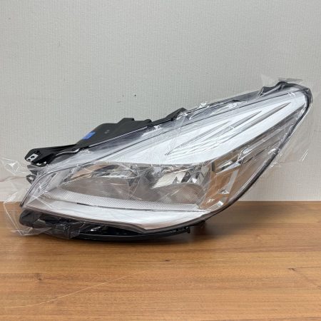 Передняя фара для Ford Kuga 2 2012-2016 левая