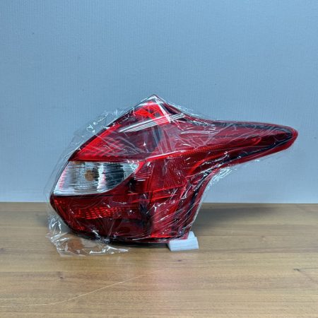 Задний фонарь для Ford Focus 3 хэтчбек 2011-2015 правый