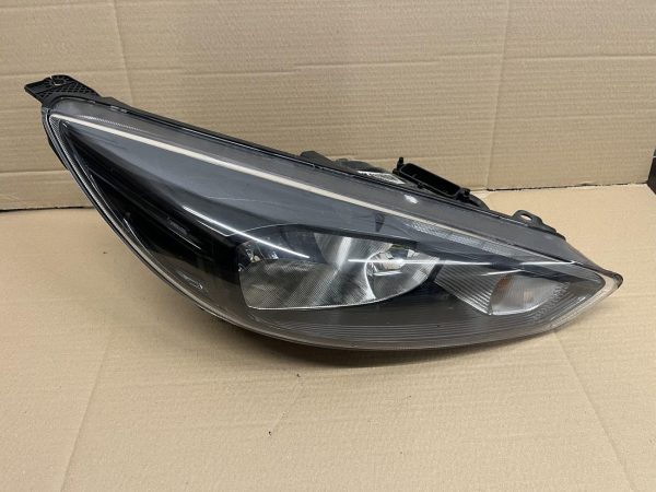 Передняя фара затемненная для Ford Focus 3 Рестайлинг 2014-2019 правая