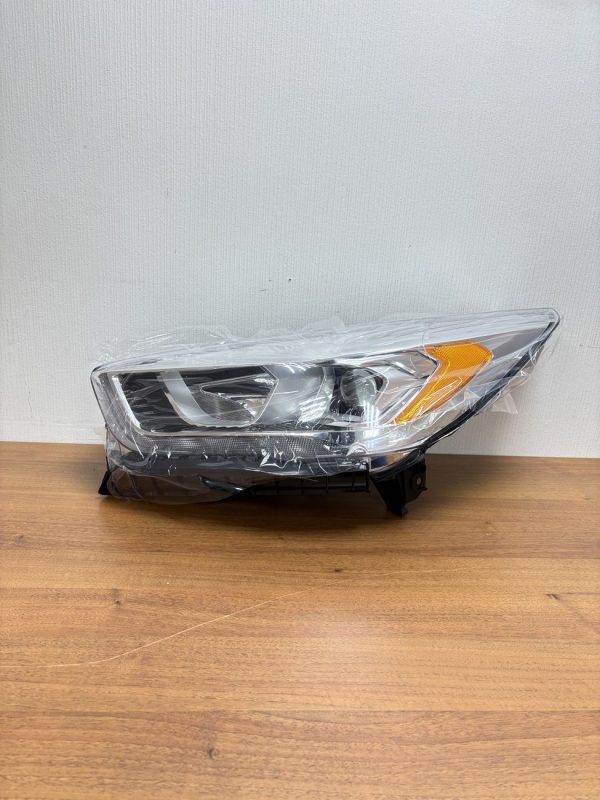 Передняя фара для Ford Kuga 2 Рестайлинг 2016-2019 левая