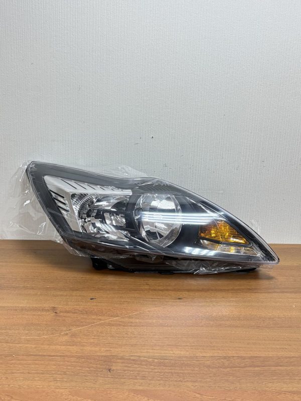 Передняя фара затемненная для Ford Focus 2 Рестайлинг 2007-2011 правая
