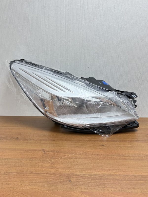 Передняя фара для Ford Kuga 2 2012-2016 правая