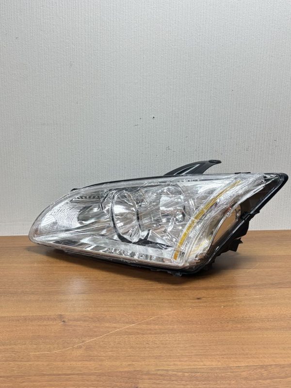 Передняя фара для Ford Focus 2 2004-2008 левая