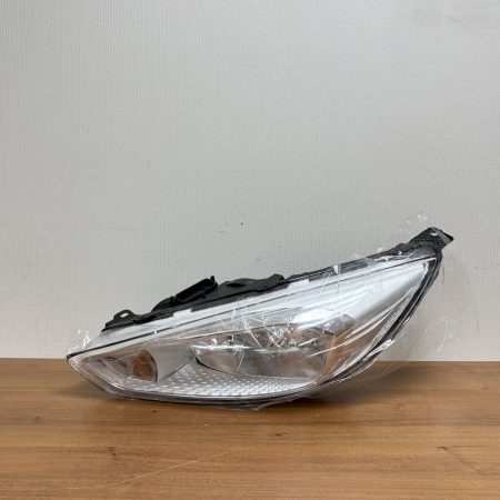 Передняя фара для Ford Focus 3 Рестайлинг 2014-2019 левая