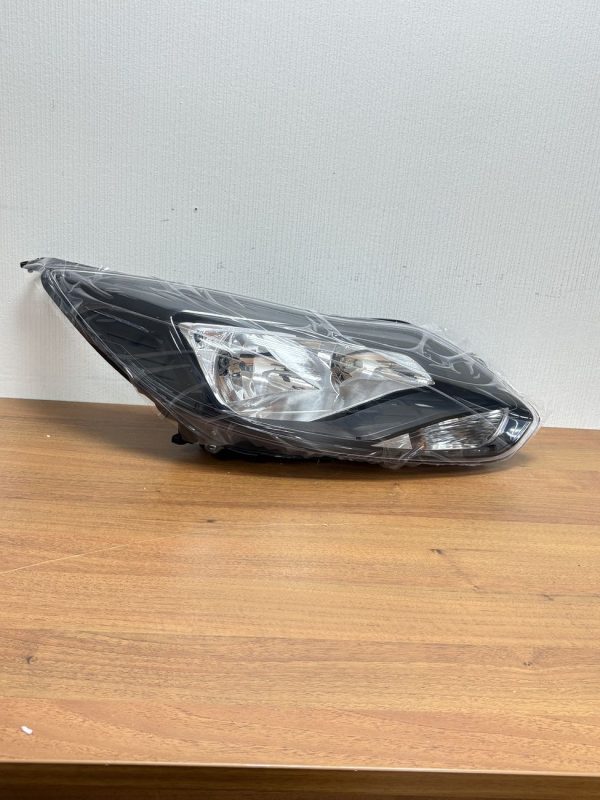 Передняя фара для Ford Focus 3 хэтчбек 2011-2015 правая