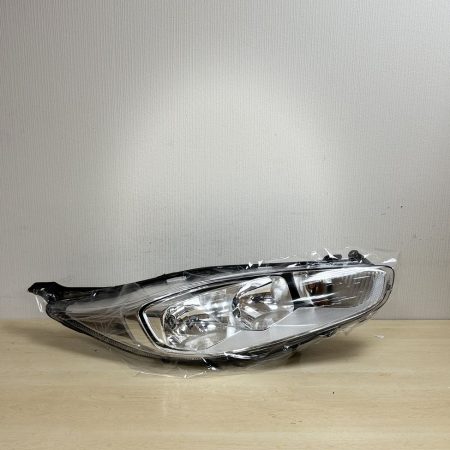 Передняя фара для Ford Fiesta 2012-2019 правая
