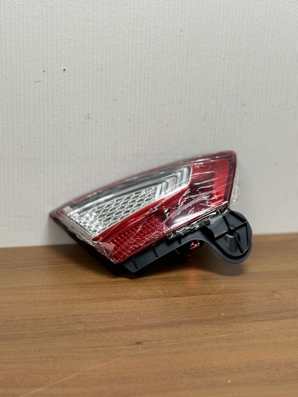 Задний фонарь крышки багажника для Ford Mondeo 4 Рестайлинг 2010-2014 левый