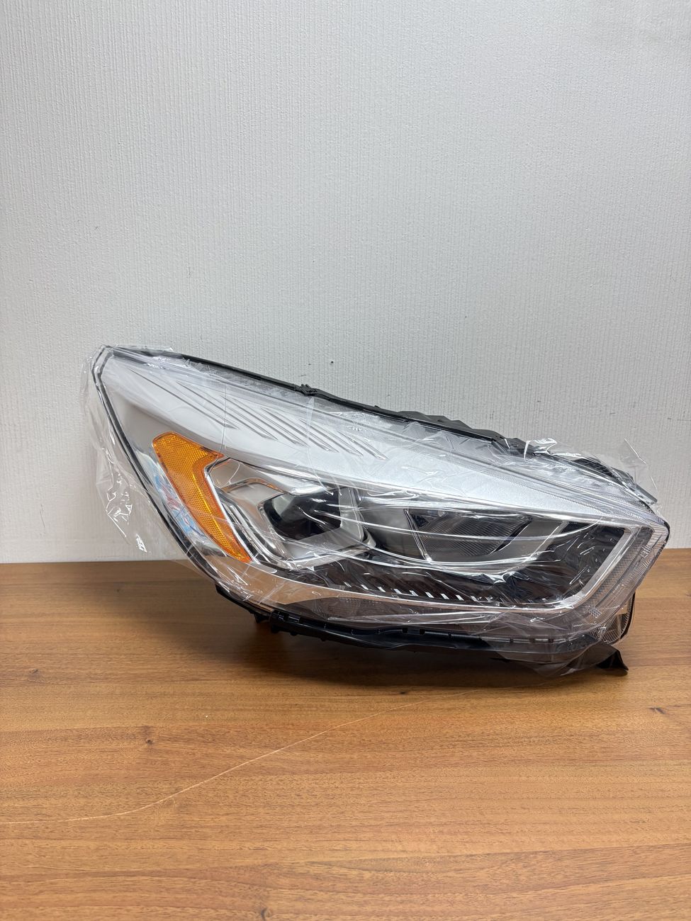 Передняя фара для Ford Kuga 2 Рестайлинг 2016-2019 правая