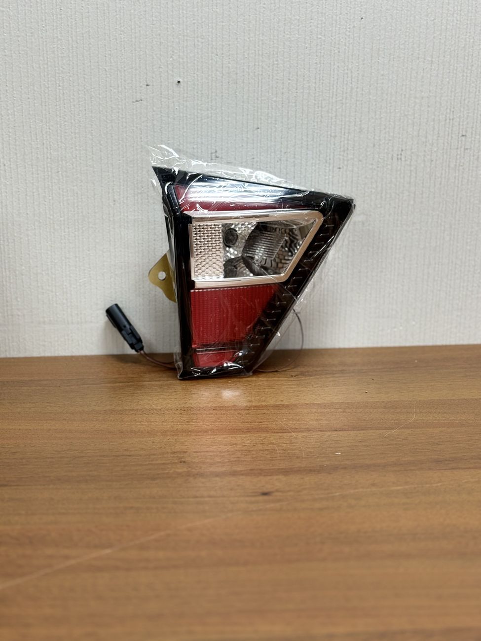 Задний фонарь крышки багажника для Ford Kuga 2 Рестайлинг 2016-2019 левый