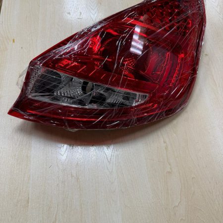 Фонарь задний для Ford Fiesta 2008-2013 правый