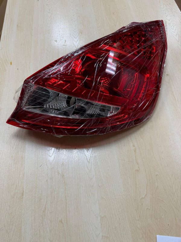 Фонарь задний для Ford Fiesta 2008-2013 правый