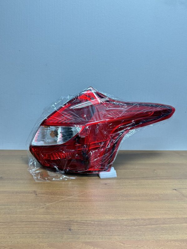 Задний фонарь для Ford Focus 3 хэтчбек 2011-2015 правый