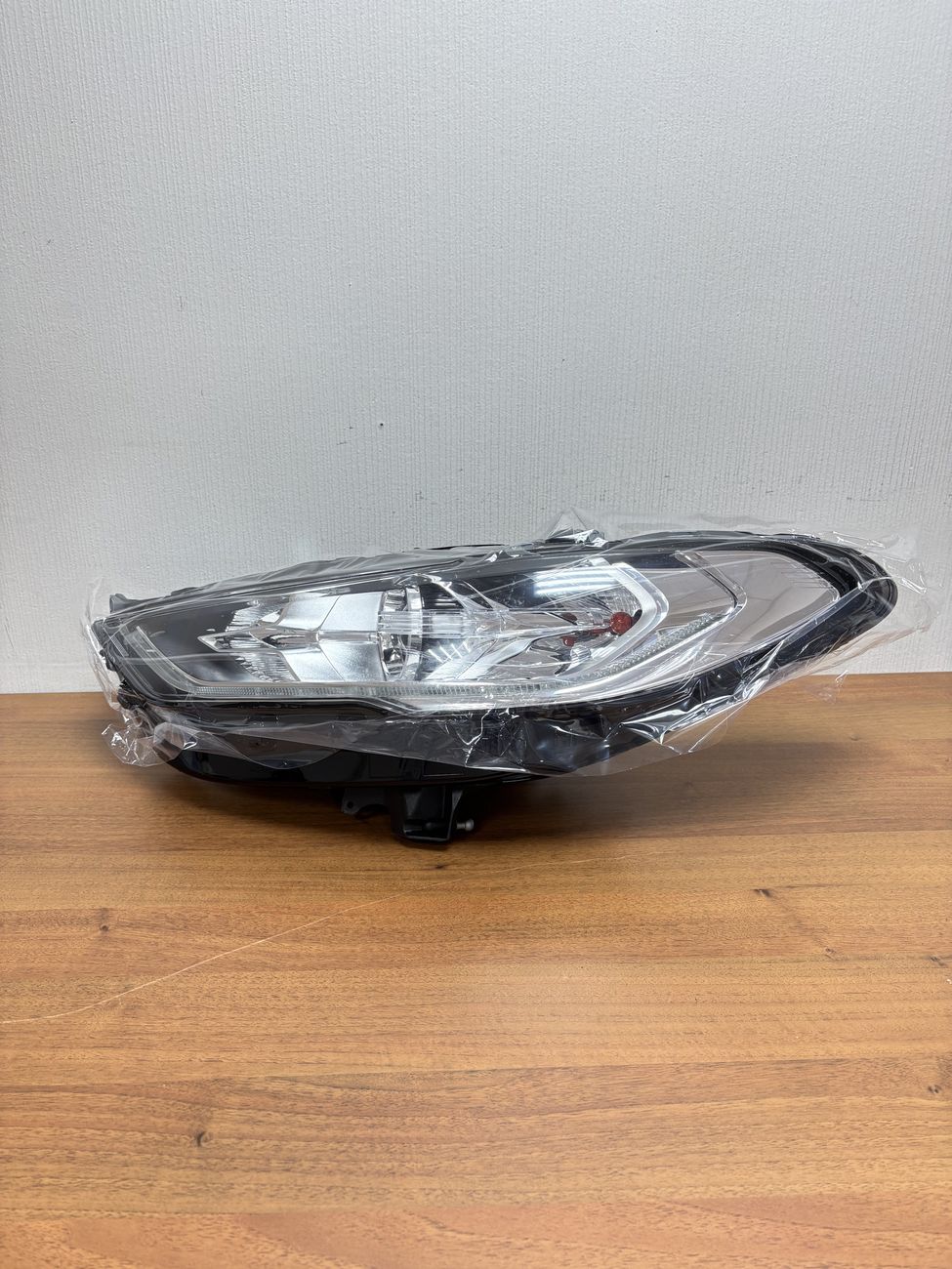 Передняя фара с ДХО для Ford Mondeo 5 2014-2019 левая