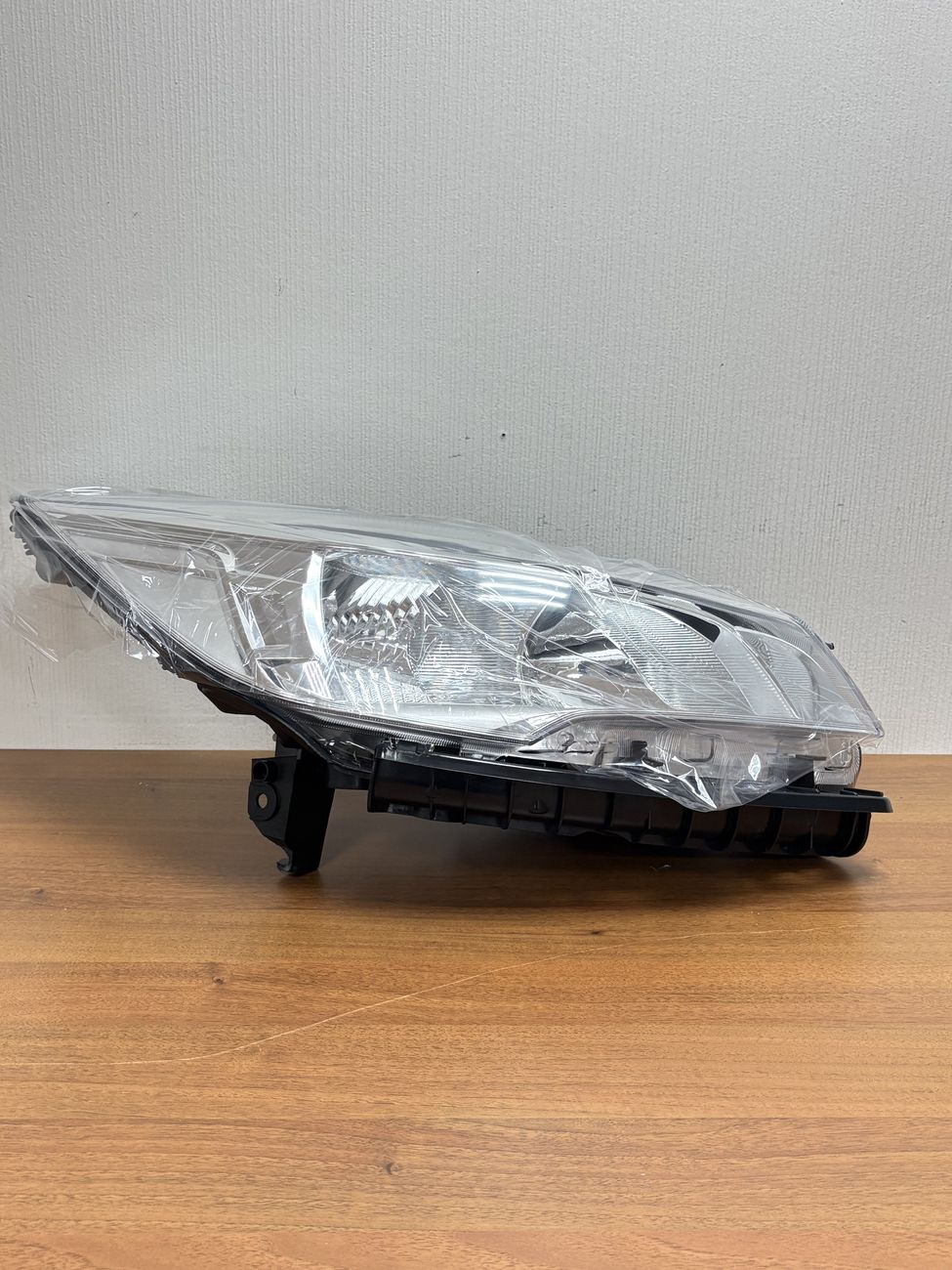 Передняя фара для Ford Kuga 2 2012-2016 правая