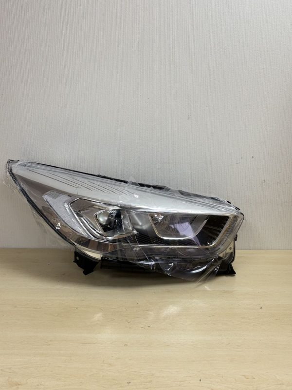 Передняя фара для Ford Kuga 2 Рест Евро 2016-2019 правая