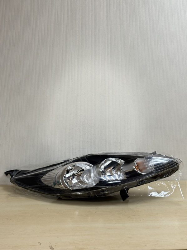 Передняя фара для Ford Fiesta 2008-2013 правая