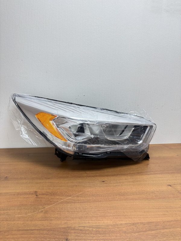 Передняя фара для Ford Kuga 2 Рестайлинг 2016-2019 правая