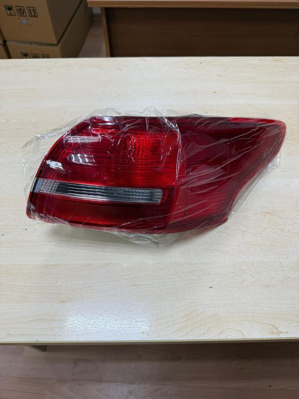 Фонарь задний для Ford Focus 3 рест 2014-2019 правый