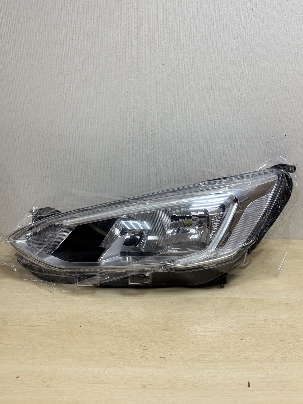 Передняя фара для Ford Focus 4 2018-2022 левая
