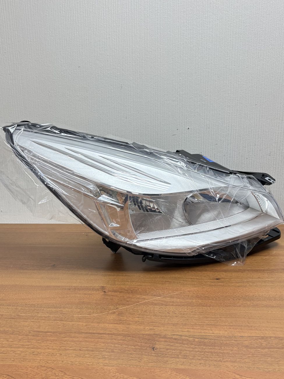 Передняя фара для Ford Kuga 2 2012-2016 правая