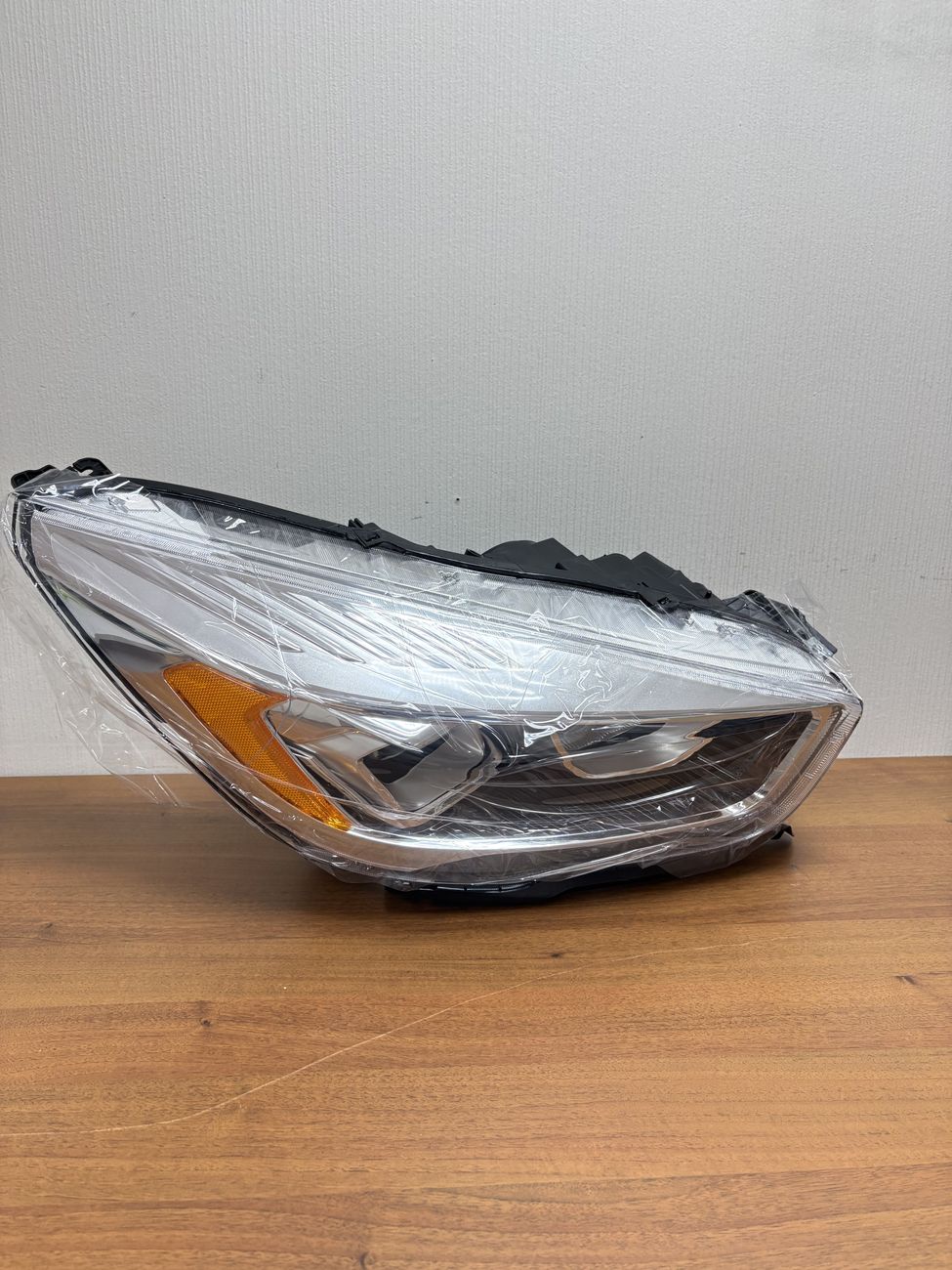 Передняя фара для Ford Kuga 2 Рестайлинг 2016-2019 правая