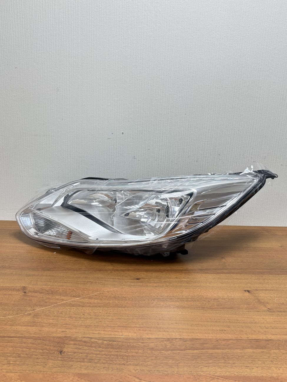 Передняя фара для Ford Focus 3 2011-2015 левая