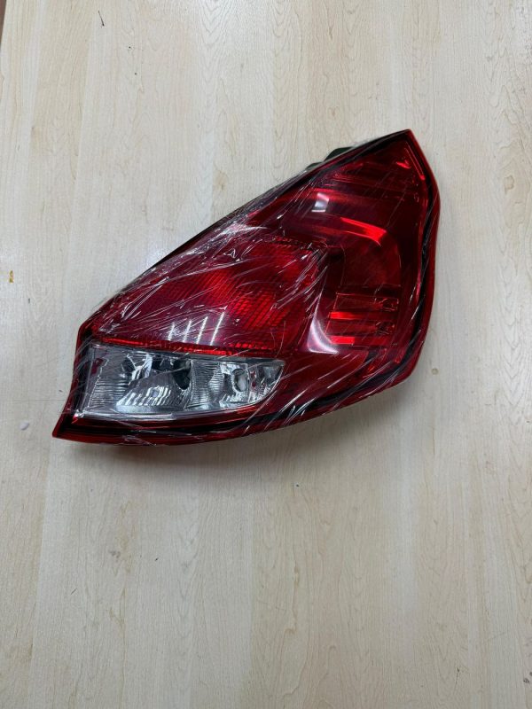 Фонарь задний для Ford Fiesta 2012-2019 правый