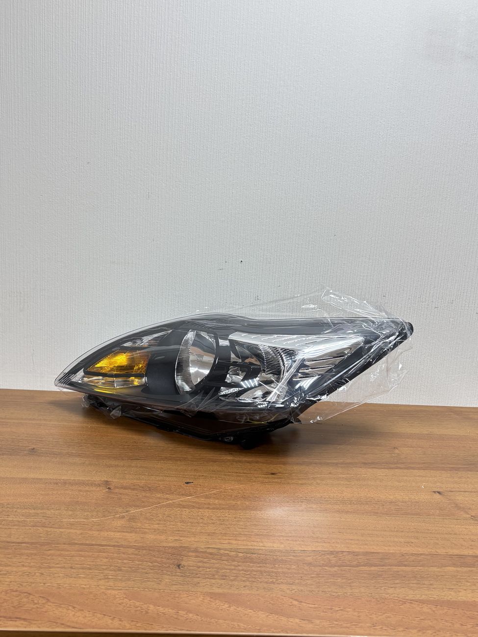 Передняя фара затемненная для Ford Focus 2 Рестайлинг 2007-2011 левая