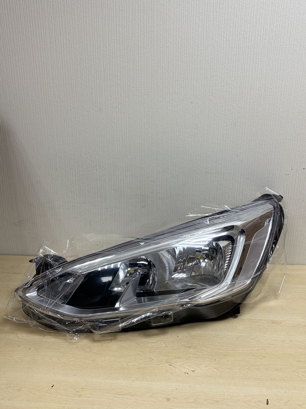 Передняя фара для Ford Focus 4 2018-2022 левая